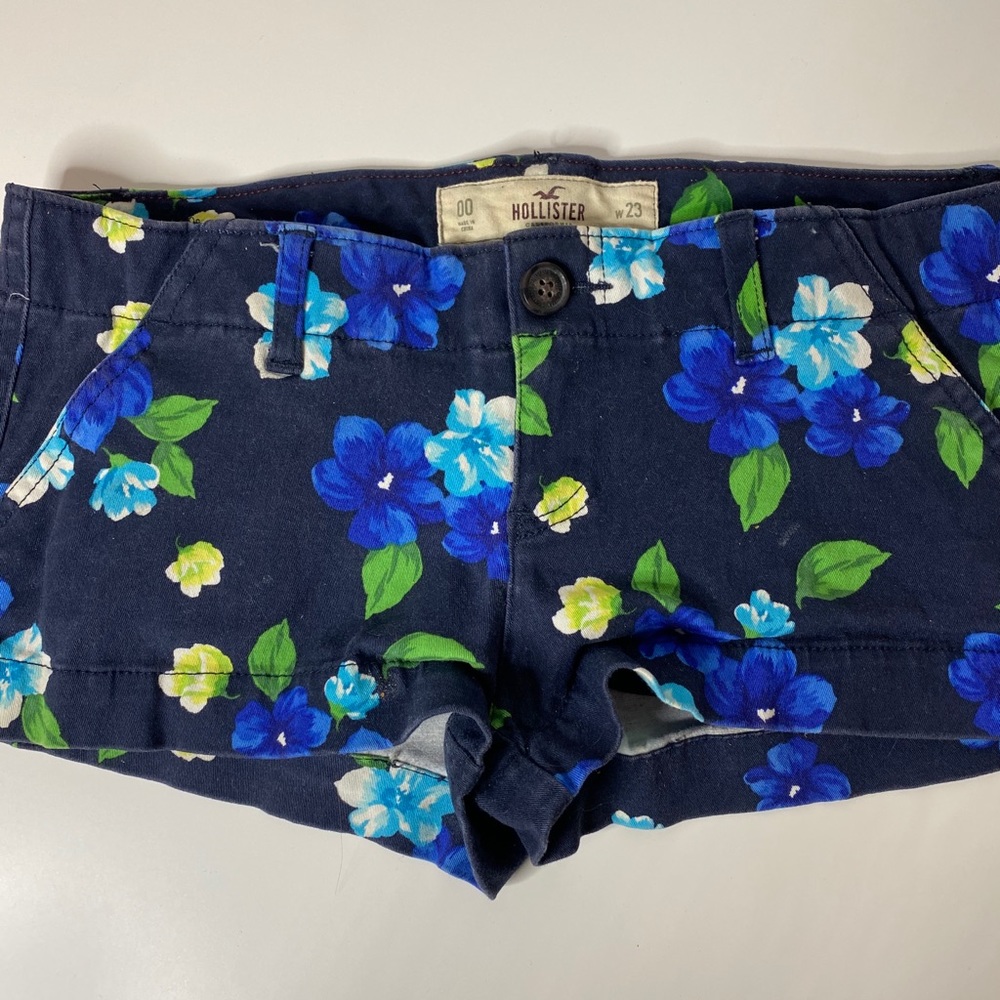 Flower shorts - Picture 2 of 5